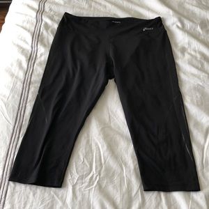 🌼 Black Cropped ASICS Leggings